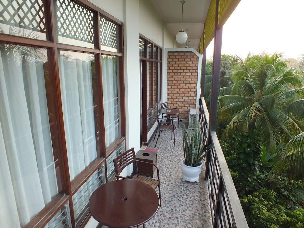 Mesra Business & Resort Hotel Samarinda Zewnętrze zdjęcie
