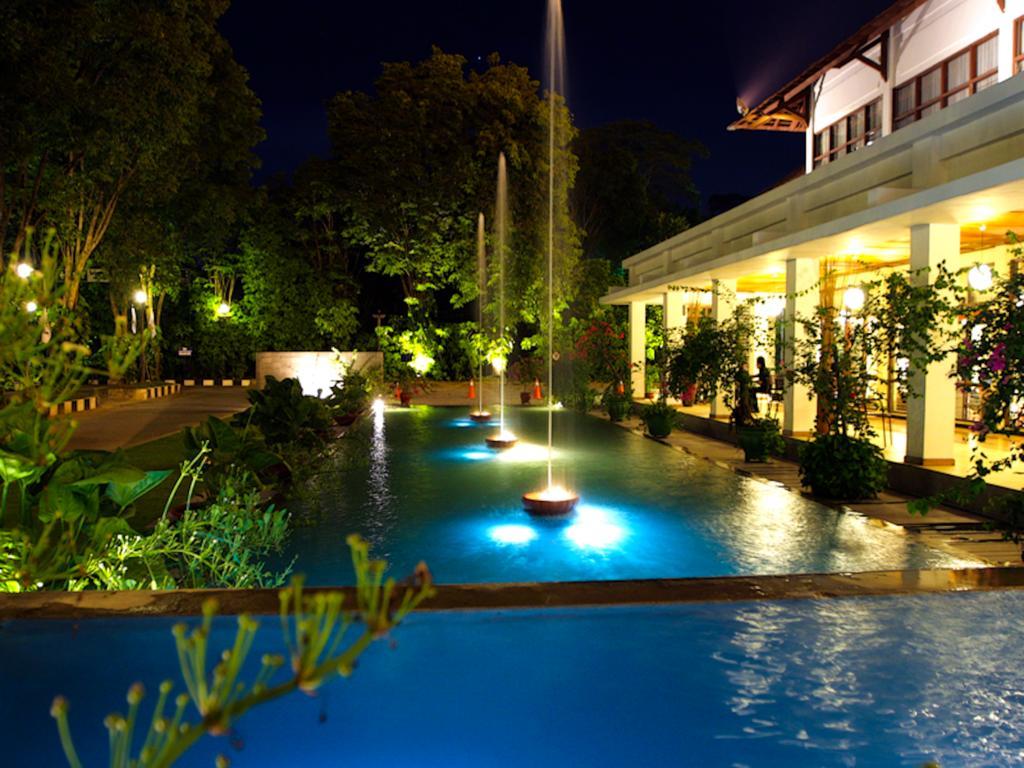 Mesra Business & Resort Hotel Samarinda Zewnętrze zdjęcie