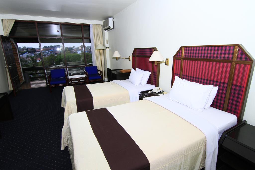Mesra Business & Resort Hotel Samarinda Zewnętrze zdjęcie