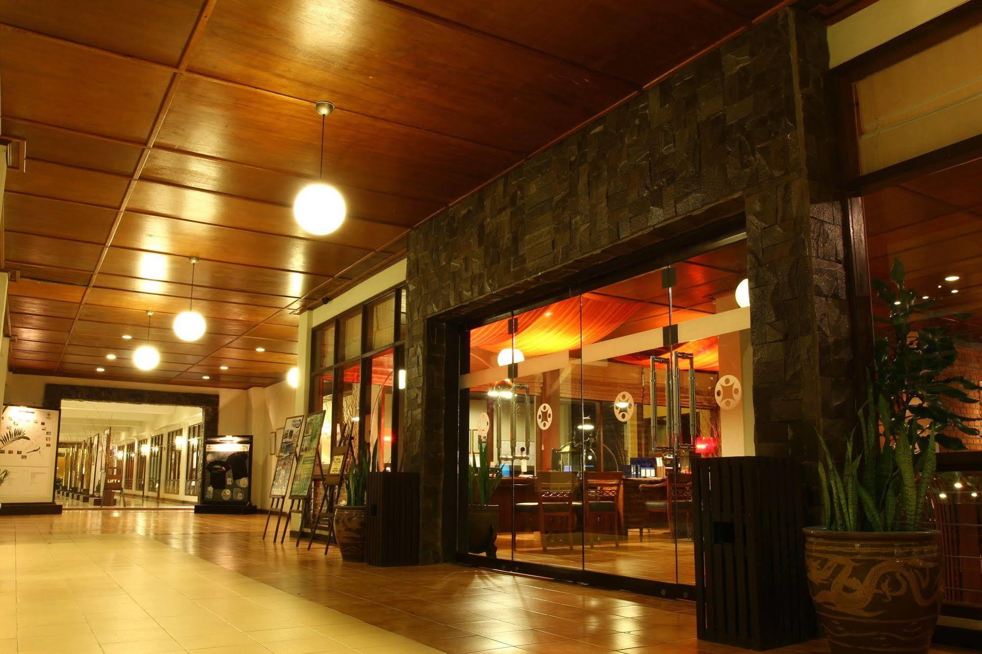 Mesra Business & Resort Hotel Samarinda Zewnętrze zdjęcie