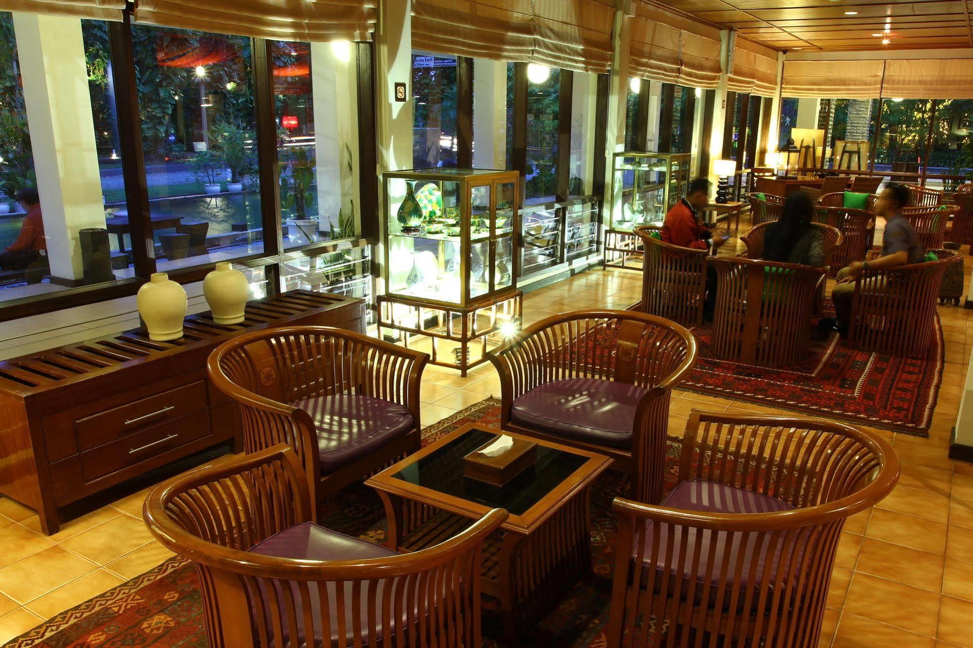 Mesra Business & Resort Hotel Samarinda Zewnętrze zdjęcie