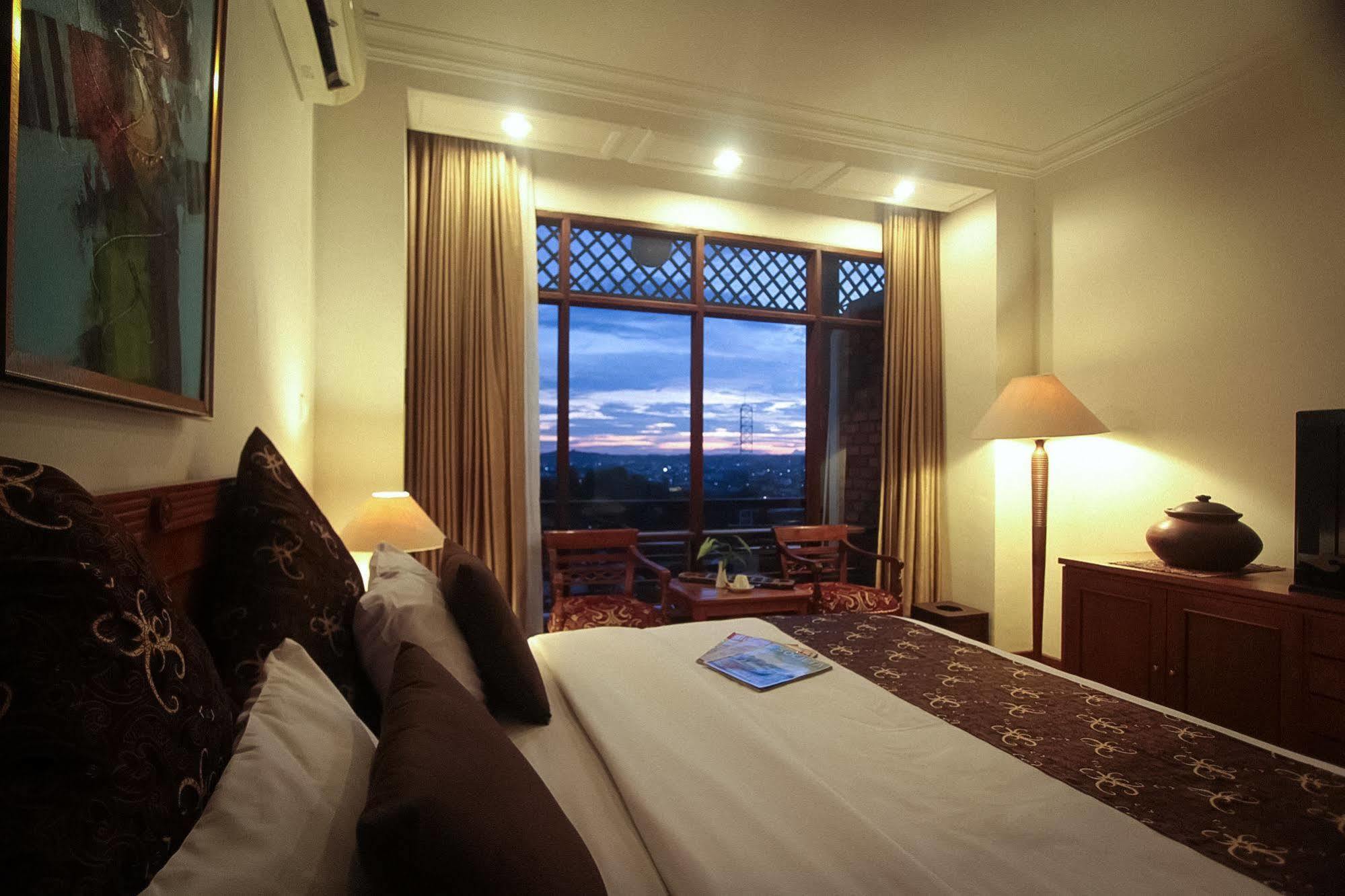 Mesra Business & Resort Hotel Samarinda Zewnętrze zdjęcie