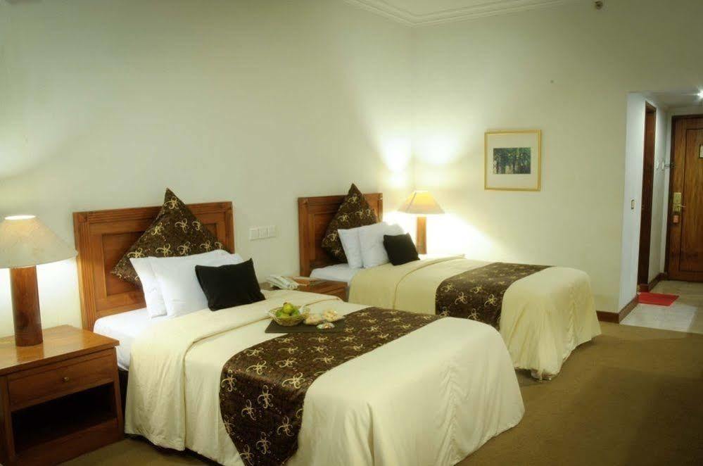Mesra Business & Resort Hotel Samarinda Zewnętrze zdjęcie