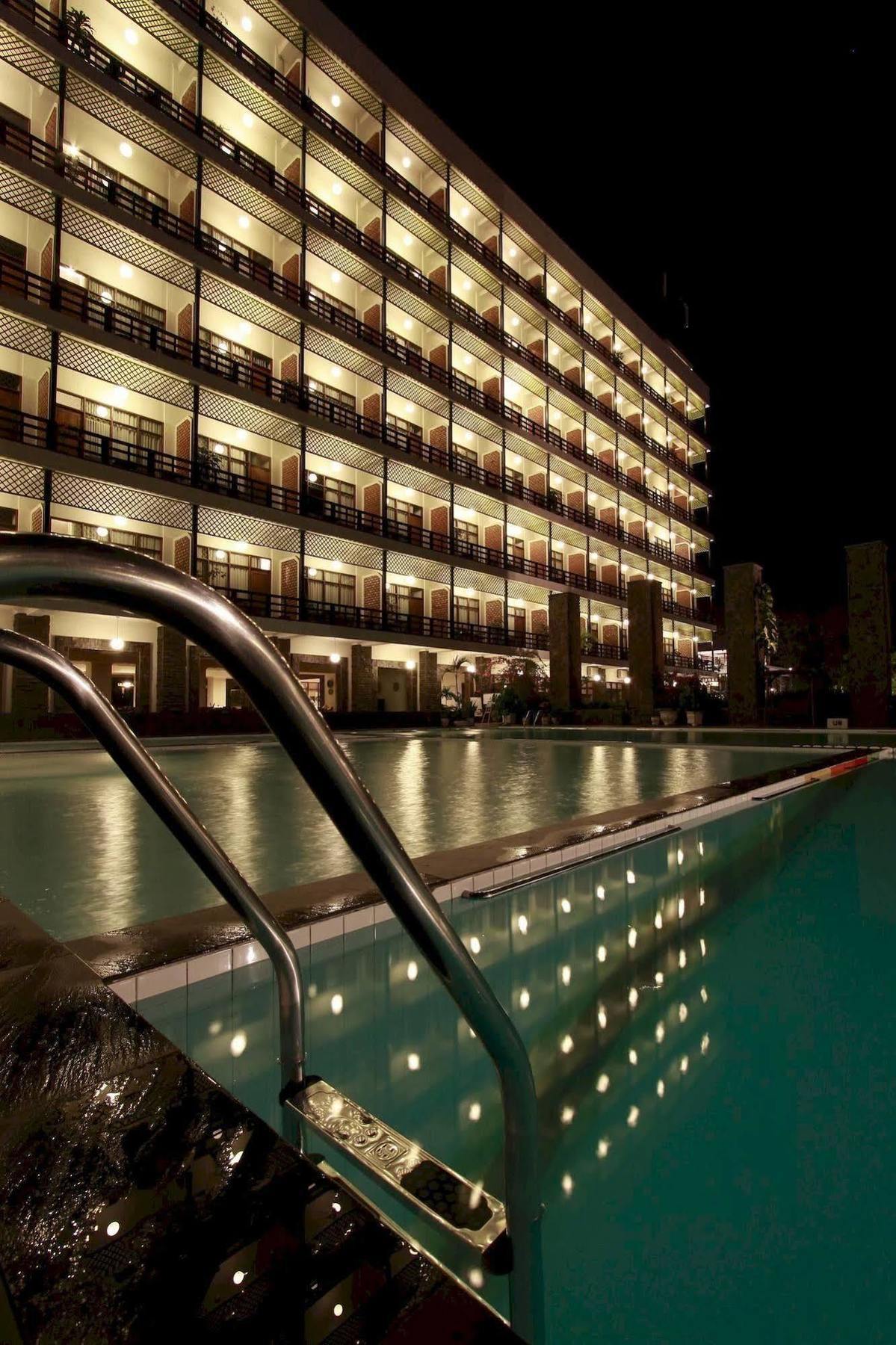 Mesra Business & Resort Hotel Samarinda Zewnętrze zdjęcie
