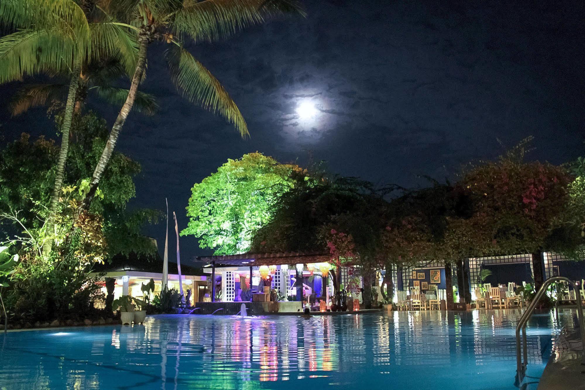 Mesra Business & Resort Hotel Samarinda Zewnętrze zdjęcie