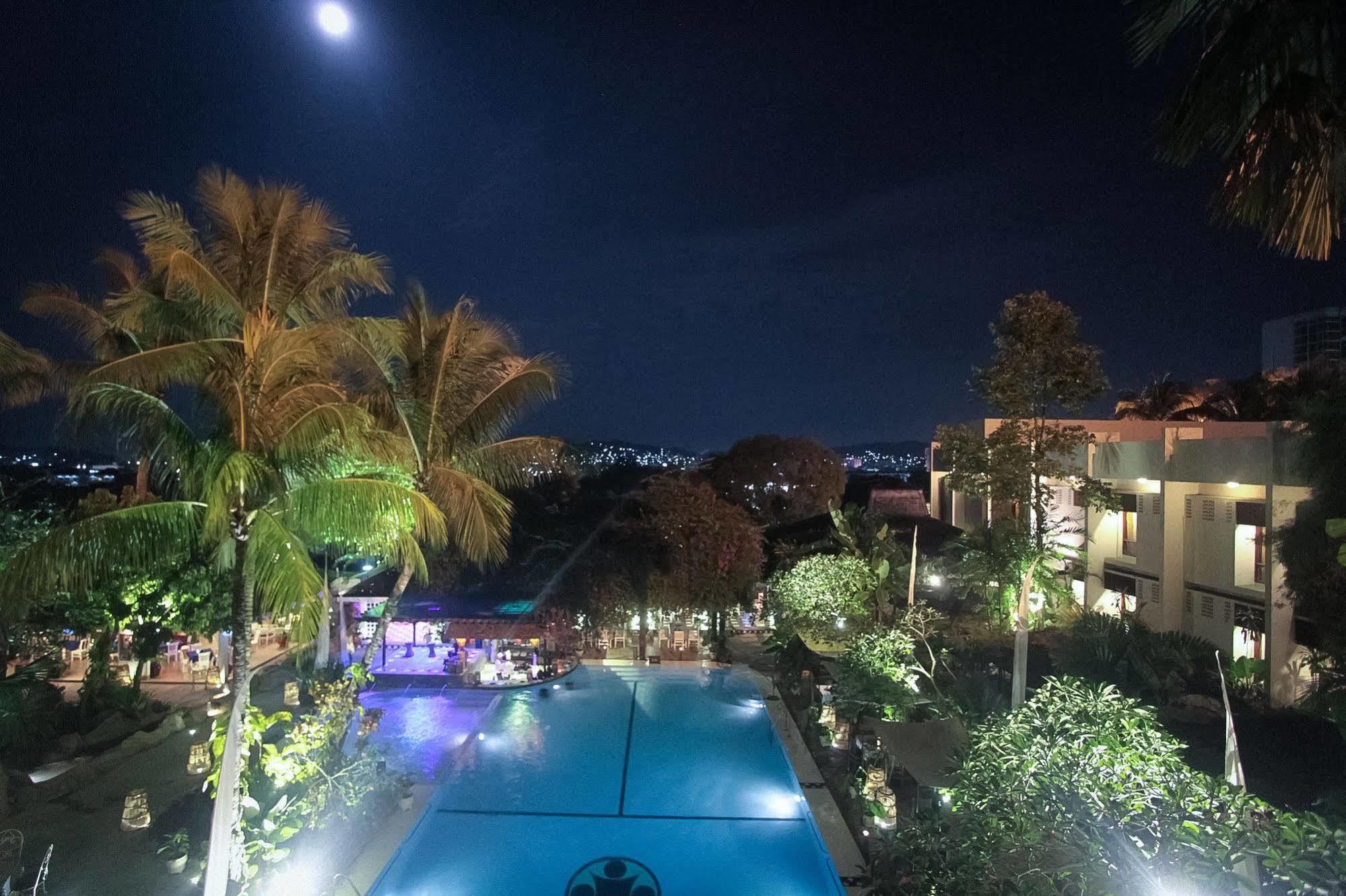 Mesra Business & Resort Hotel Samarinda Zewnętrze zdjęcie