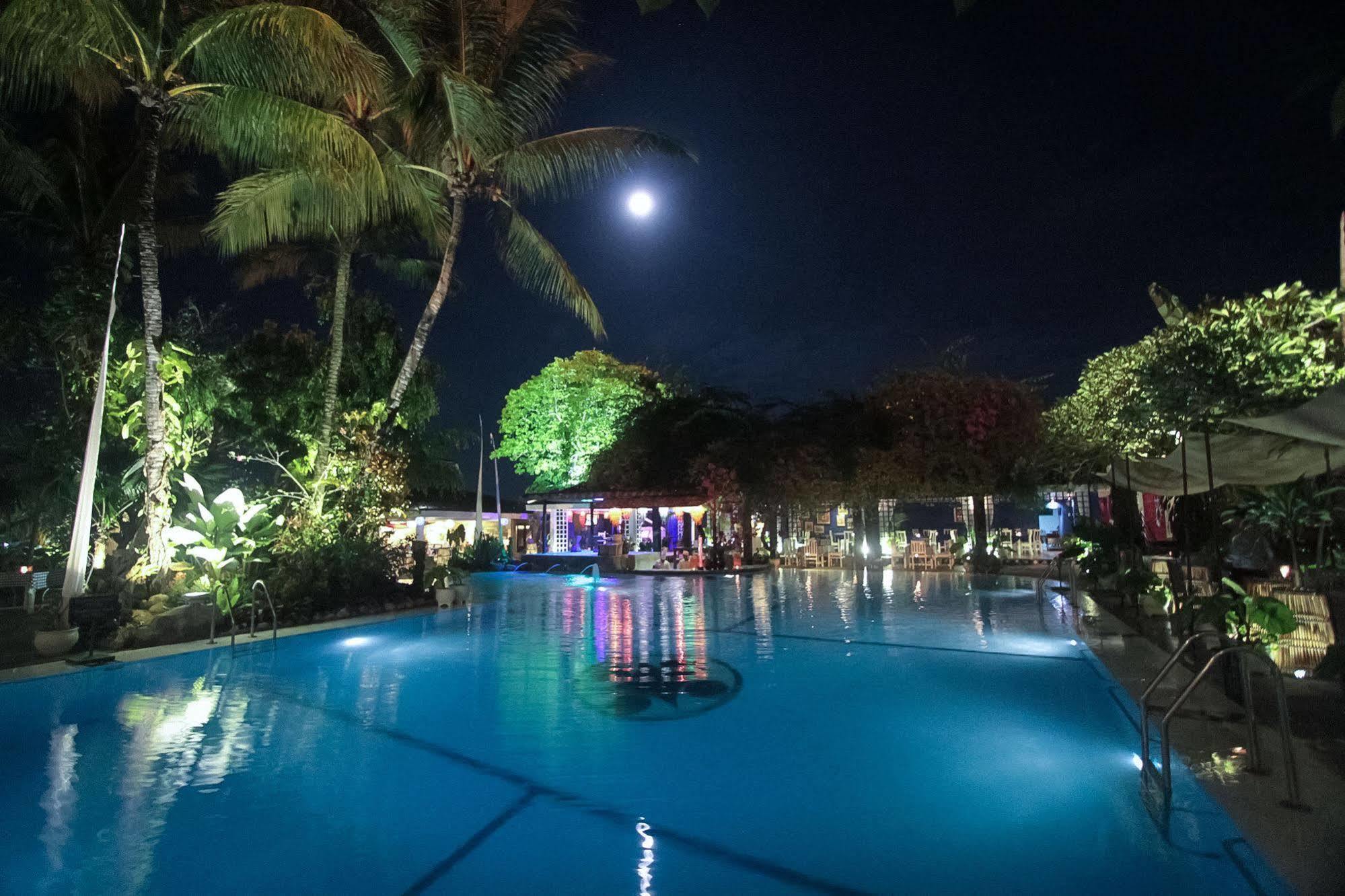 Mesra Business & Resort Hotel Samarinda Zewnętrze zdjęcie